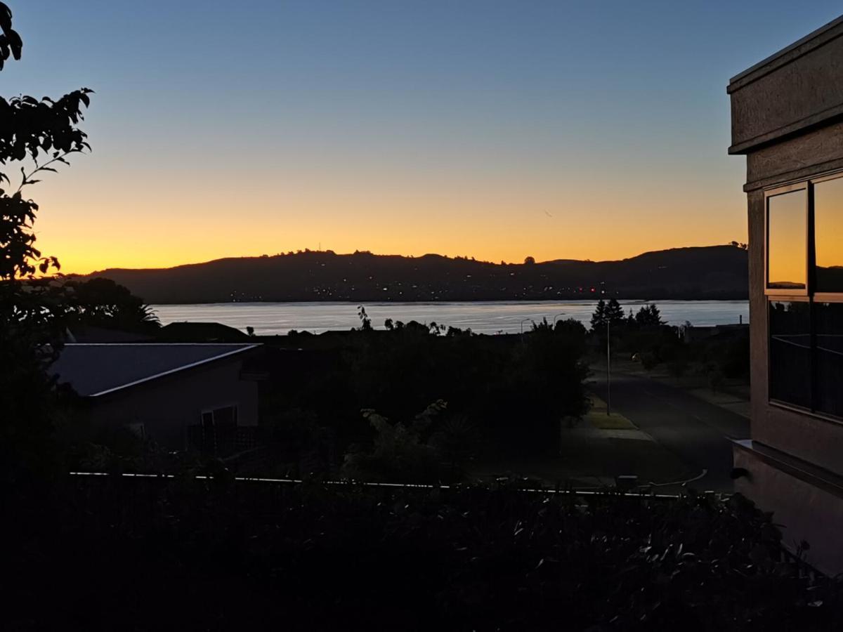 Lake Taupo Holiday Home المظهر الخارجي الصورة