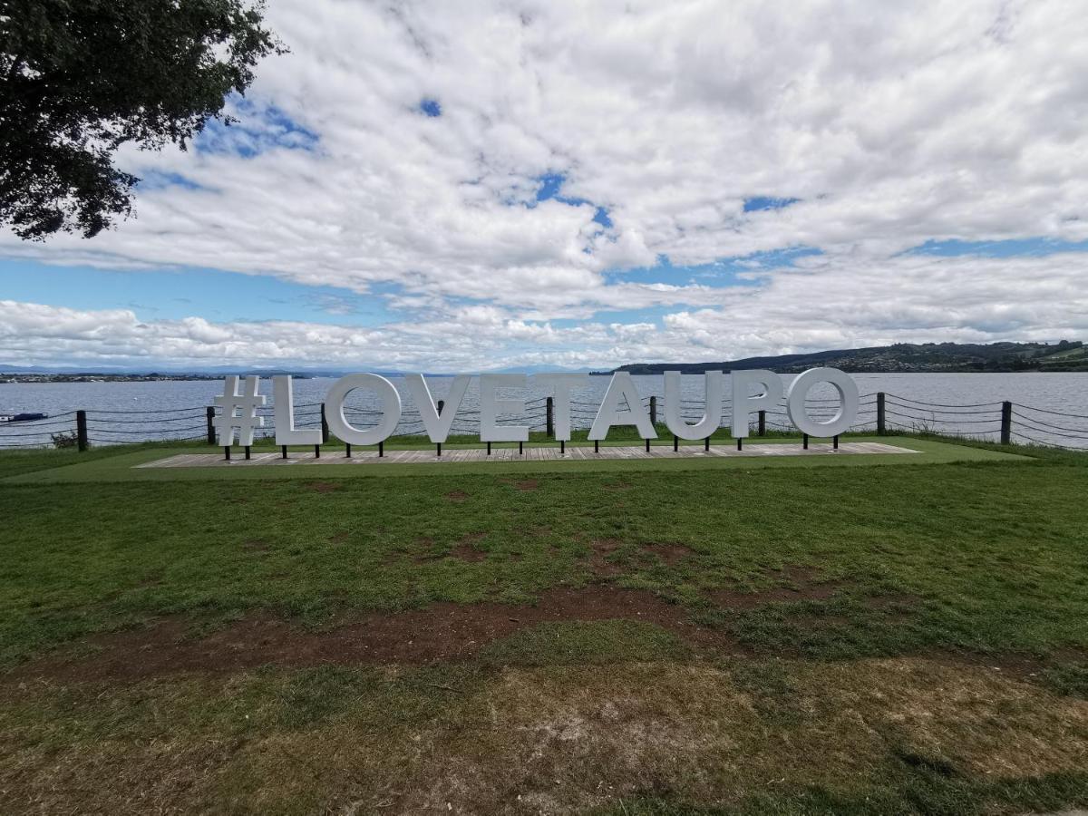 Lake Taupo Holiday Home المظهر الخارجي الصورة